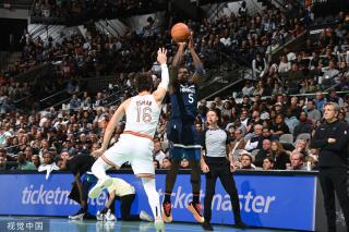 他善于观察 他善于观察